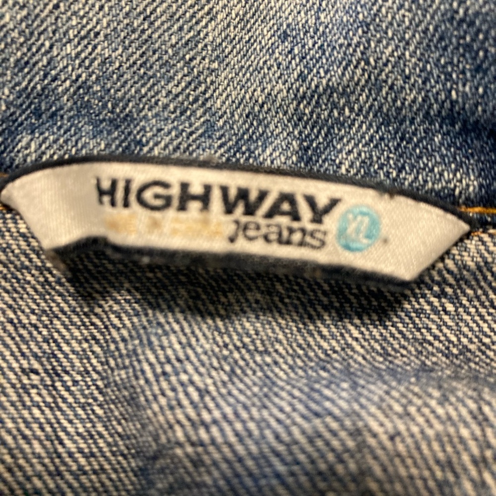 Distressed Jean jacket - Picture 4 of 6